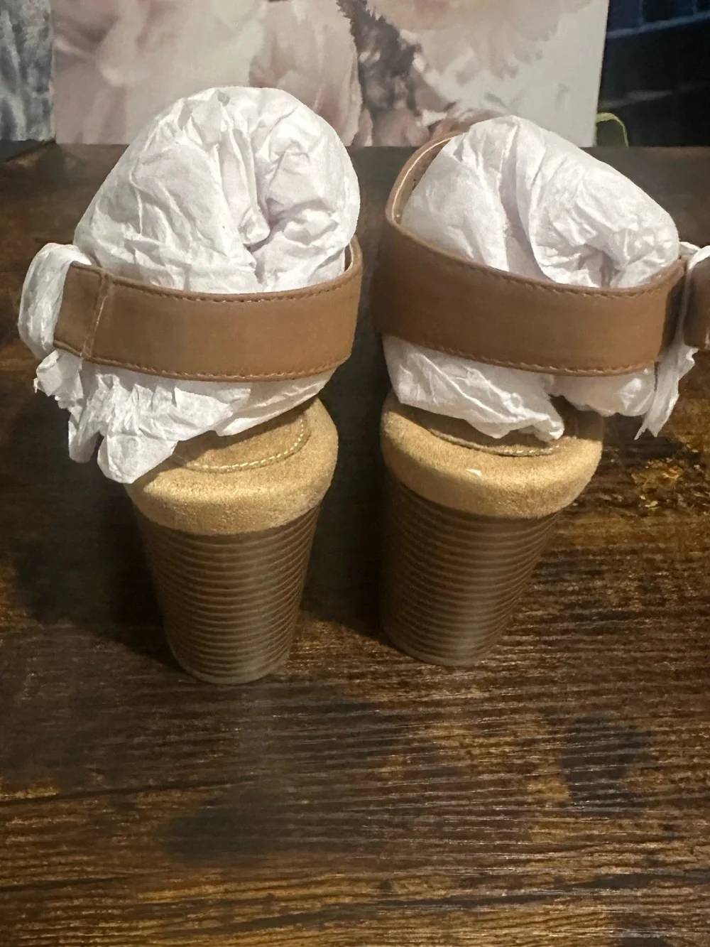 Giani Bernini Caramel and White Shoe Box